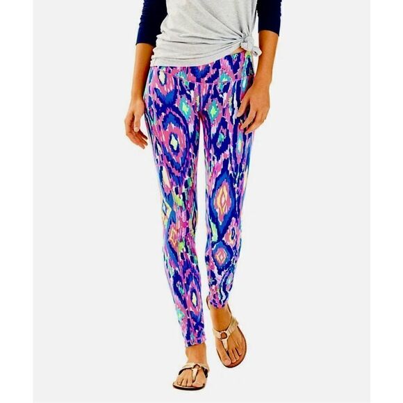 Lilly Pulitzer 27652 Luxletic UPF Weekender Luminescent Midi Capri Leggings sz M - Picture 3 of 12